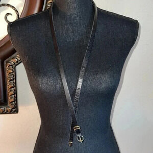 Women’s Skinny Black Leather Belt Gold Tone Buckle Size Medium